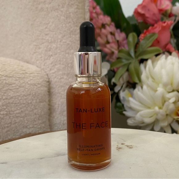 NEW Tan-Luxe THE FACE Illuminating Self-Tan Drops | Light/Medium - Picture 5 of 13